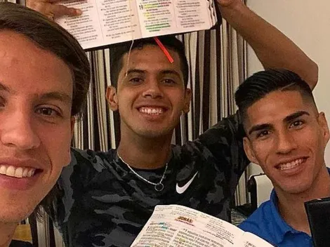Lichnovsky lidera el grupo de estudio de la Biblia en el plantel de Cruz Azul
