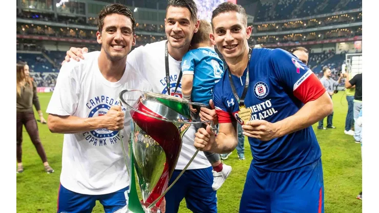Cruz Azul festejó con una playera no hecha por Under Armour. (Jam Media)