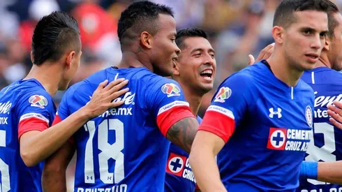 Cruz Azul demuestra que es dueño del Olímpico Universitario enfrentando a Pumas.