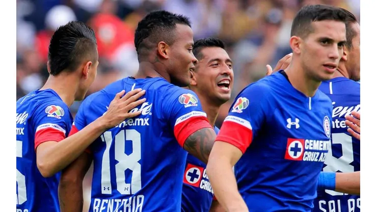 Cruz Azul demuestra que es dueño del Olímpico Universitario enfrentando a Pumas.