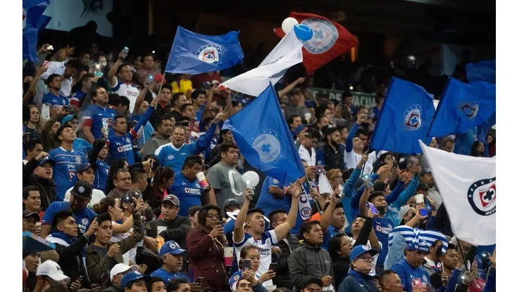 Mayoría cementera hubo en el Azteca esta noche. (Mexsport)