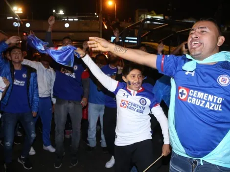 Qué ambiente: Afición de Cruz Azul lleva la fiesta al Azteca en el Clásico Joven