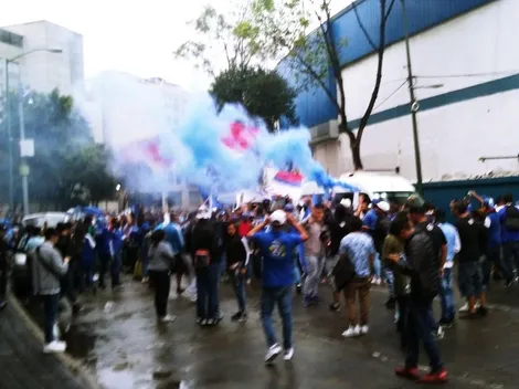 Maravilla: Numerosa caravana de aficionados de la Máquina del Azul al Azteca para el Clásico Joven