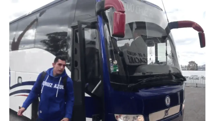Cruz Azul fue recibido por Querétaro y miles de fanáticos.