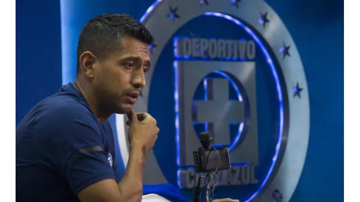 Hernández atendió a los medios hoy.