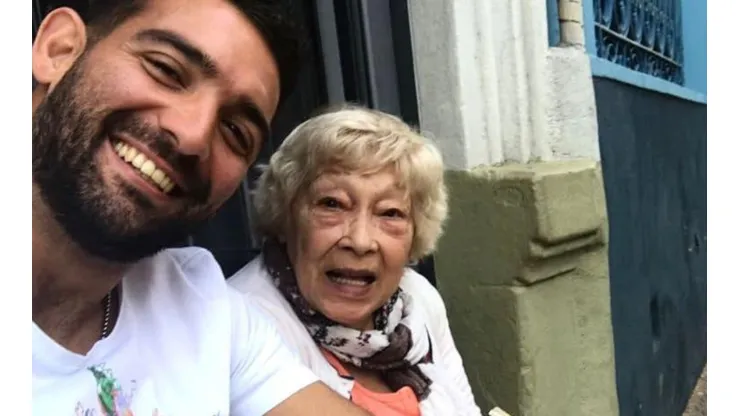 Cauteruccio festejó el cumpleaños de su abuelita.