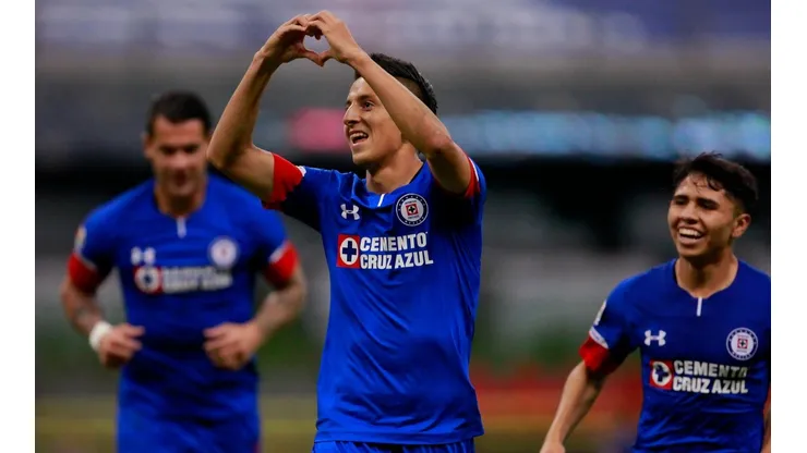 Alvarado anotó el primer gol de Cruz Azul.