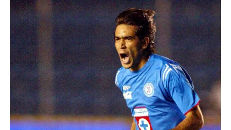César Delgado se despachó con un golazo frente al Pachuca.
