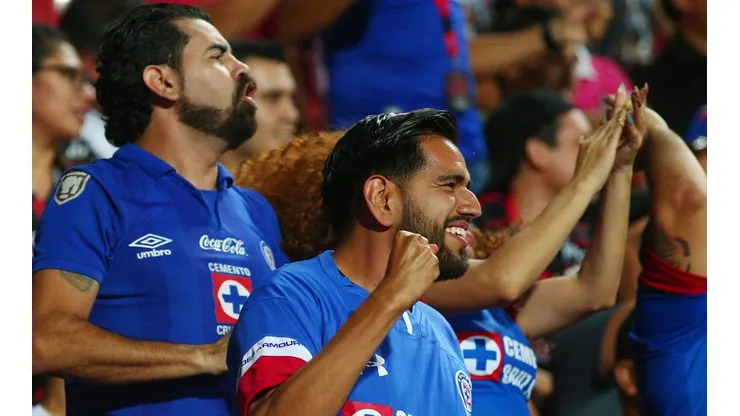 La afición de Cruz Azul está presente en el Estadio Caliente