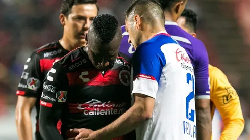 Aguilar consuela al expulsado