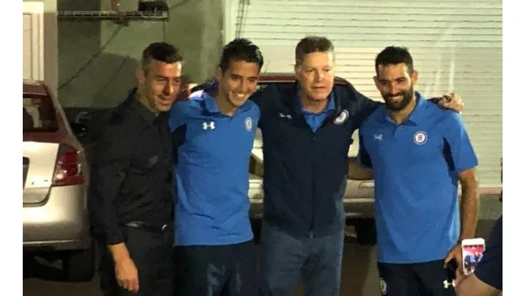 La foto de la reconciliación: Caixinha, Salas, Pelaez y Caute