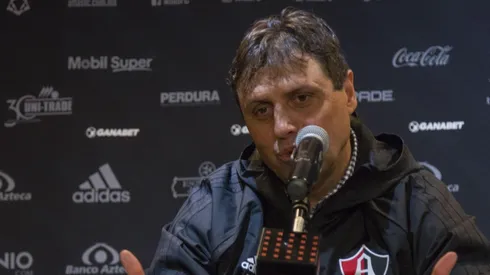 Hoyos no está interesado en la diferencia que existe entre Atlas y Cruz Azul en la tabla de posiciones.