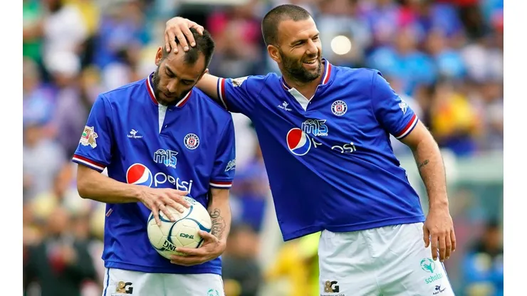 Emanuel Villa jugando junto con 'Chelito' Delgado.