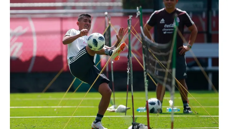 Hernández entrenando en Estados Unidos por el Tri.