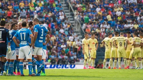 Cruz Azul y América en el Estadio Azul.