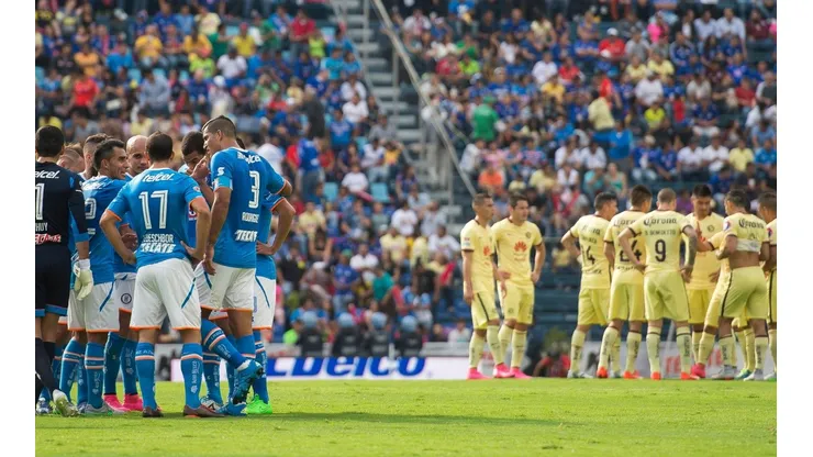 Cruz Azul y América en el Estadio Azul.