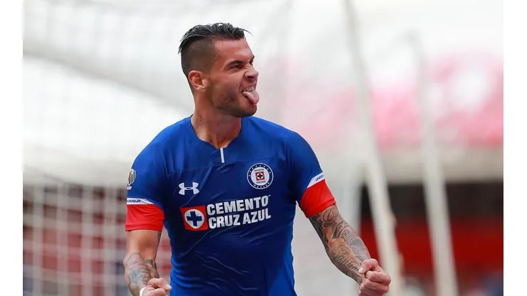 Milton Caraglio festejando el 3-1 de Cruz Azul.