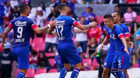 Cruz Azul celebrando el triunfo ante Veracruz.