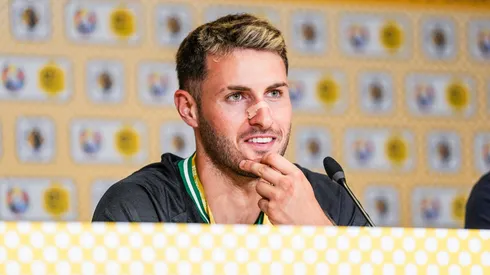 Santi Giménez podría jugar en la mejor liga del mundo.