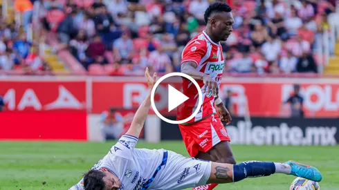 El delantero colombiano mantiene una racha goleadora que haría que el Necaxa ejerza la opción de compra sobre su cesión sin apenas dudarlo.