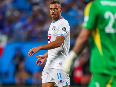 ¿Por qué el árbitro devolvió a Giakoumakis al banquillo?