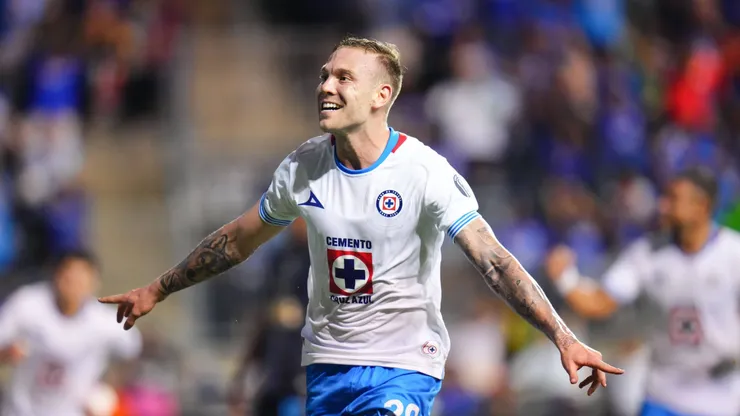 Rotondi, en festejo de gol ante Philadelphia.