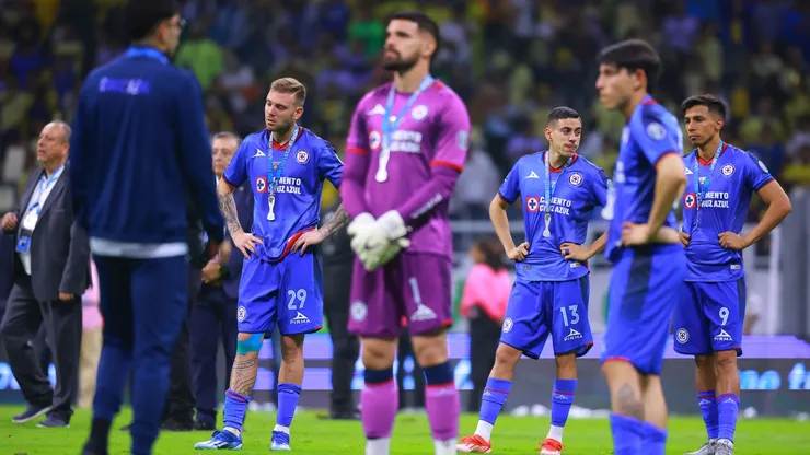 Cándido tiene un pie afuera de Cruz Azul.