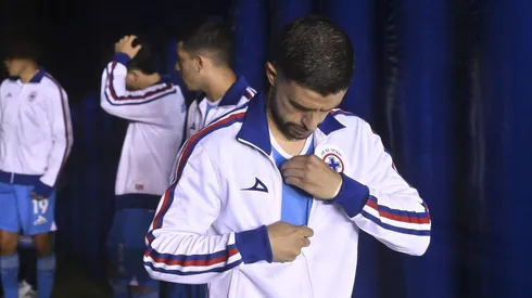 Cruz Azul estrenó chamarra retro.