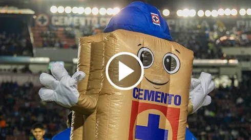 La mascota de los cementeros se volvió a robar el show en la previa del compromiso contra los tapatíos.