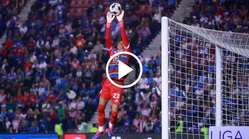 Kevin Mier tuvo una noche SOÑADA contra Chivas.