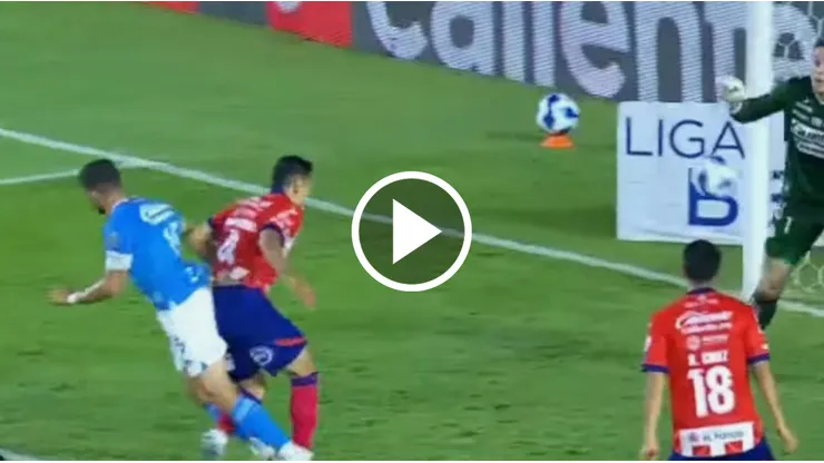 Nacho Rivero y su gol para abrir el marcador en favor de Cruz Azul