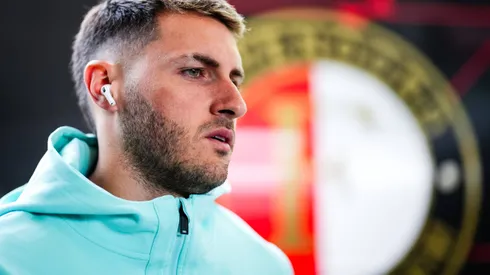 Santi Giménez levanta elogios.