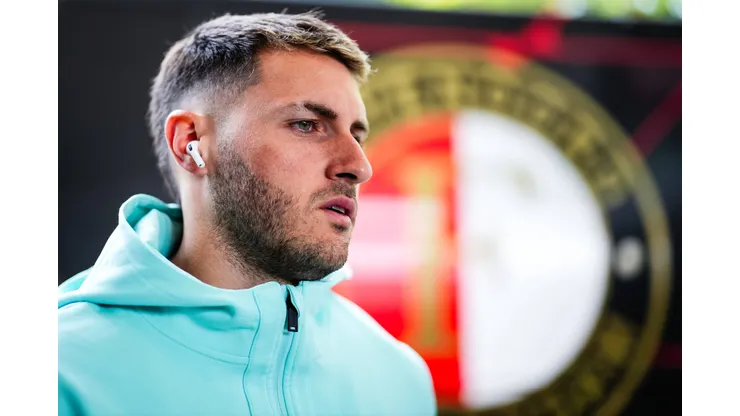 Santi Giménez levanta elogios.