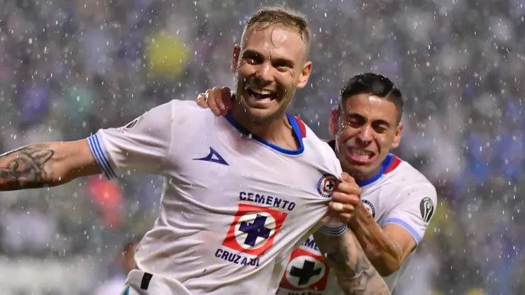 Rotondi se vistió de héroe para Cruz Azul.