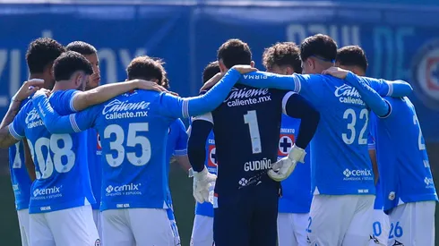 Cruz Azul perdió el liderato por alineación indebida.