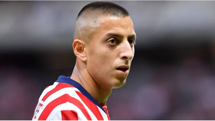 Las dolorosas palabras del Piojo Alvarado tras renovar con Chivas