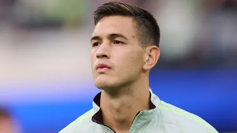 El defensor mexicano pasa a las filas del Lokomotiv de Moscú después de varias temporadas con el Almería, de España.