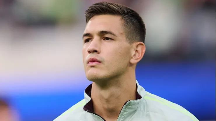 El defensor mexicano pasa a las filas del Lokomotiv de Moscú después de varias temporadas con el Almería, de España.