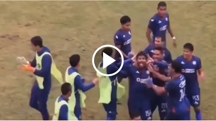 ¿Espinosa titular? El golazo que podría convencer a Anselmi