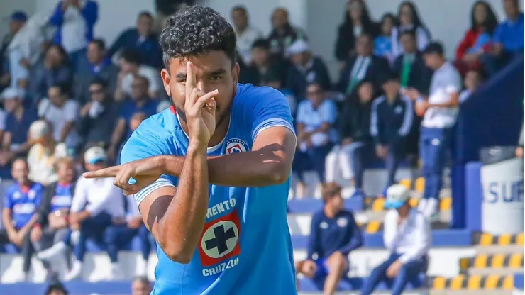 Samuel Espinosa viajó con Cruz Azul a Oaxaca.