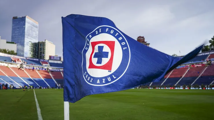 Carlos Hurtado, viejo promotor en Cruz Azul, regresaría al futbol mexicano.