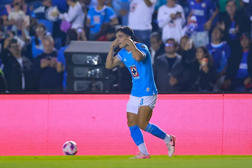 Lorenzo Faravelli en un partido de Cruz Azul (Imago 7)