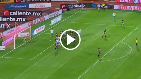 Ignacio Rivero puso el segundo de Cruz Azul.