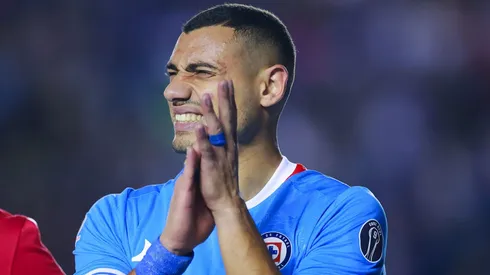 Giorgos Giakoumakis es baja de Cruz Azul ante Pumas.