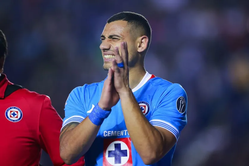 Giakoumakis encendió las alarmas en Cruz Azul (Imago7).