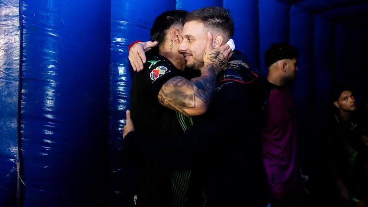 El abrazo entre Anselmi y Salcedo que no mostró la TV