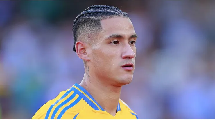 La afición de Tigres explota en contra de Uriel Antuna