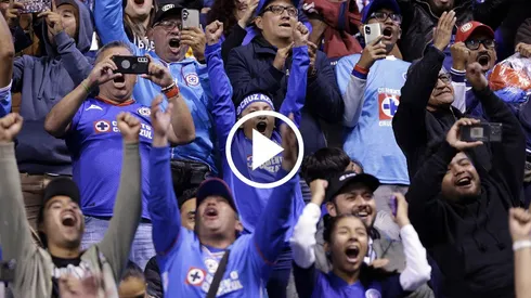 Los fanáticos acompañan al equipo incansablemente.