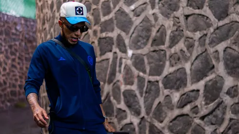 Carlos Salcedo pidió su salida de Cruz Azul.