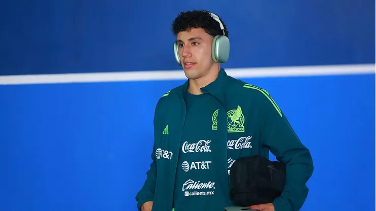 El defensor de Cruz Azul vio acciones en un partido en el que hubo silbidos por parte de la afición mexicana.